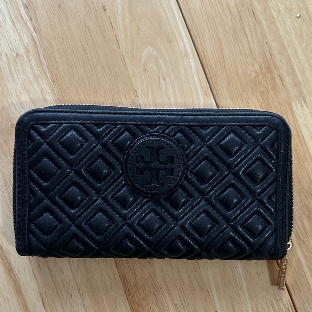 Tory Burch Black Quilted Zip Wallet
